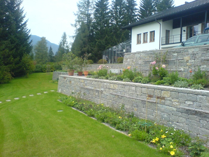 Gartenanlage in Tirol