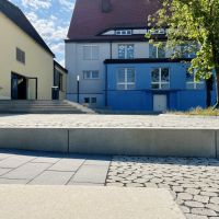 Schulhof Spalatin Schule Spalt   Betonblockstufen